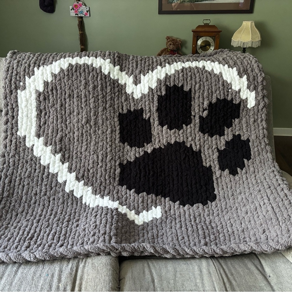 Handcrafted Paw Print Throw Blanket - Gray and Black